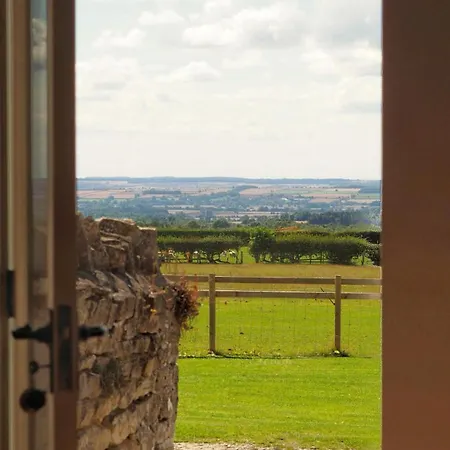 بيت للعطل 1 Bed In Pockley Oc-Y117 *